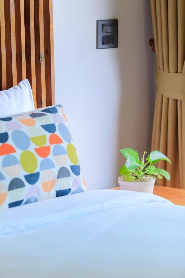 In My Place Cafotel Khlong Thom 外观 照片
